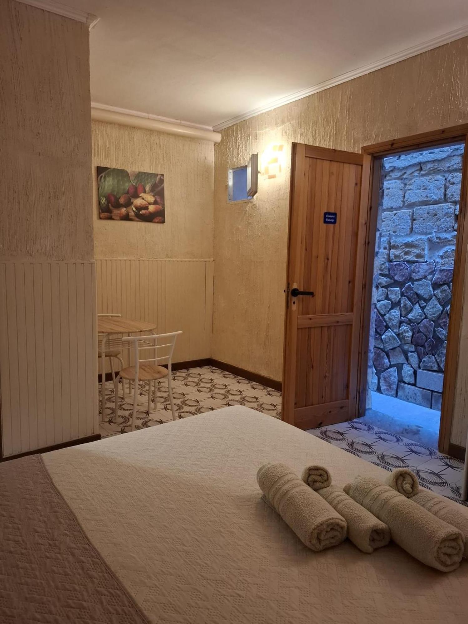 צ'יניזי La Terrazza Sul Mare Camera Vicino Aereoporto&Mare Sicilian Vintage Style Seaside Room מראה חיצוני תמונה