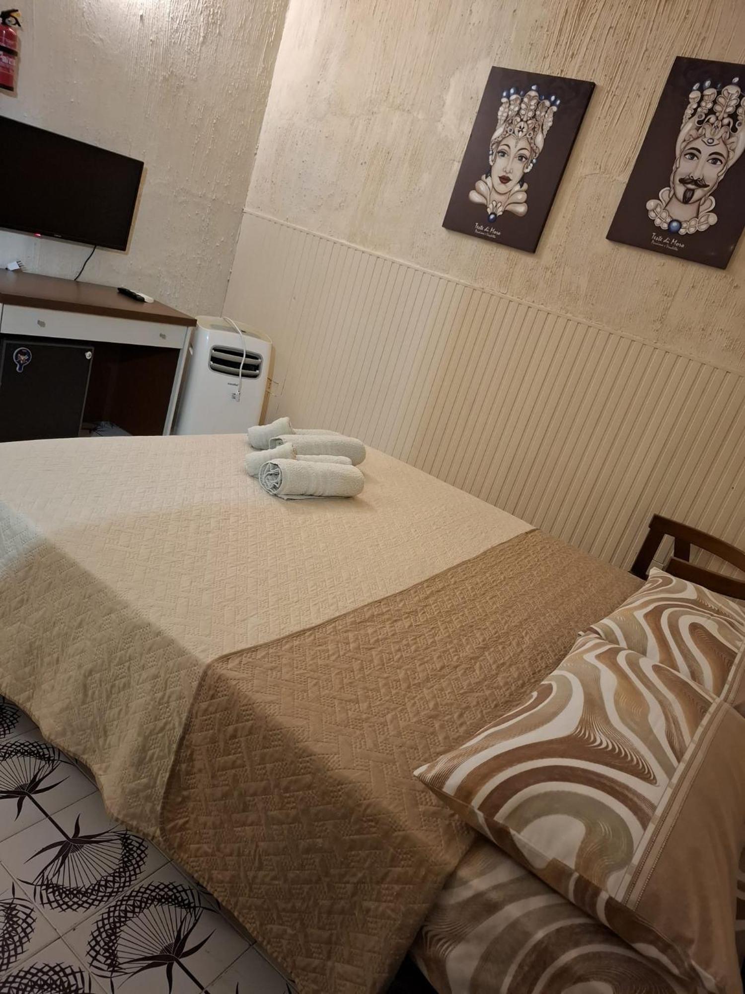 צ'יניזי La Terrazza Sul Mare Camera Vicino Aereoporto&Mare Sicilian Vintage Style Seaside Room מראה חיצוני תמונה