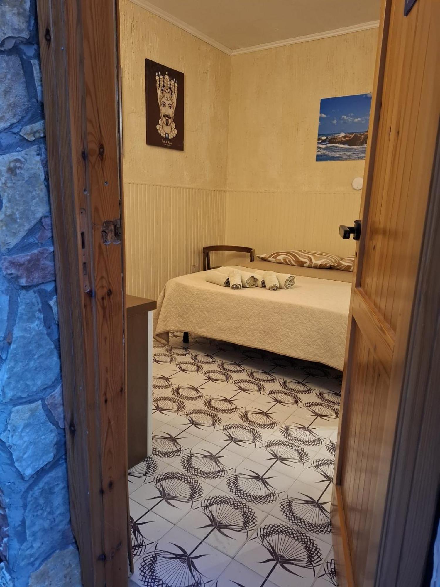 צ'יניזי La Terrazza Sul Mare Camera Vicino Aereoporto&Mare Sicilian Vintage Style Seaside Room מראה חיצוני תמונה